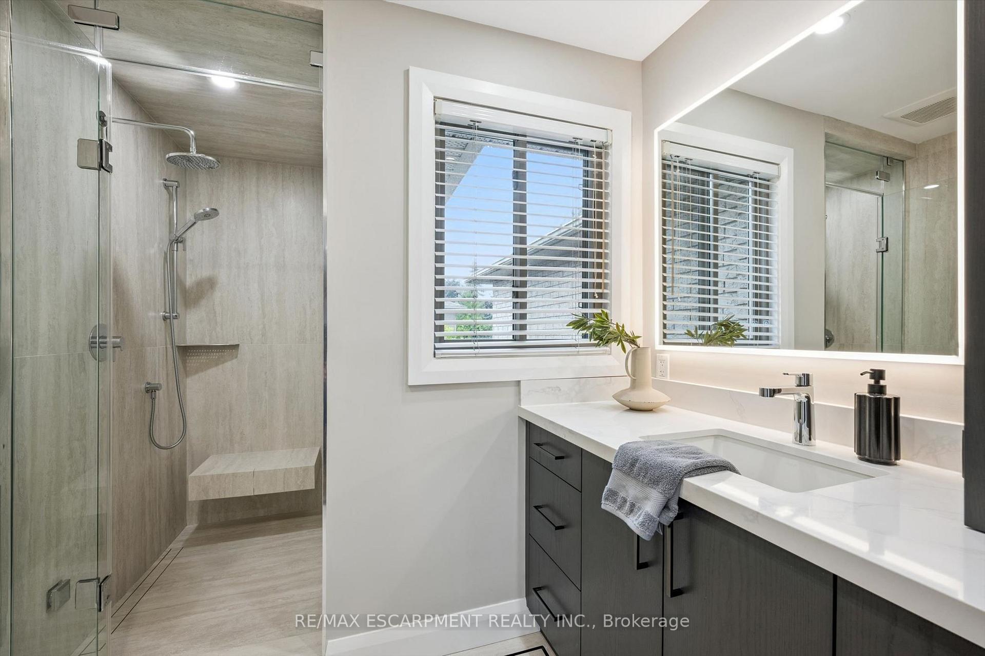 Photo 24 of 1261 Stephenson Drive, Burlington, LaSalle — HOMEH