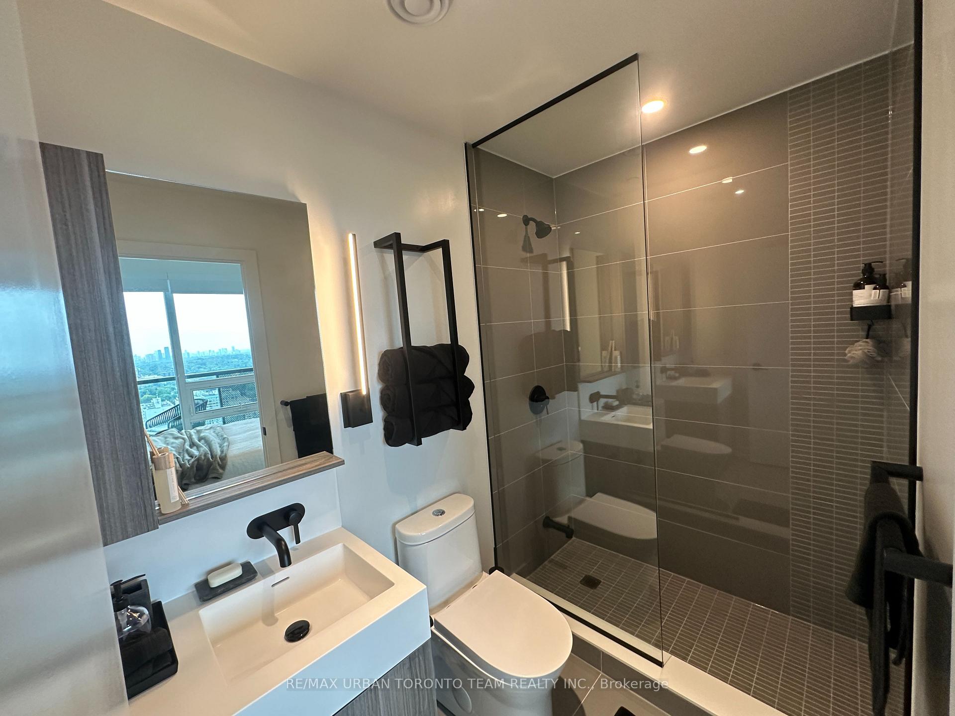 Photo 13 of Unit 3013, 127 Broadway Avenue, Toronto, Mount Pleasant West — HOMEH