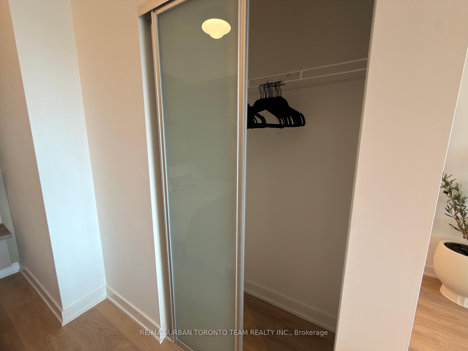 Photo 15 of Unit 3013, 127 Broadway Avenue, Toronto, Mount Pleasant West — HOMEH