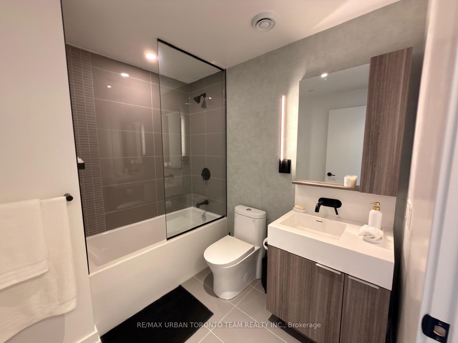 Photo 17 of Unit 3013, 127 Broadway Avenue, Toronto, Mount Pleasant West — HOMEH