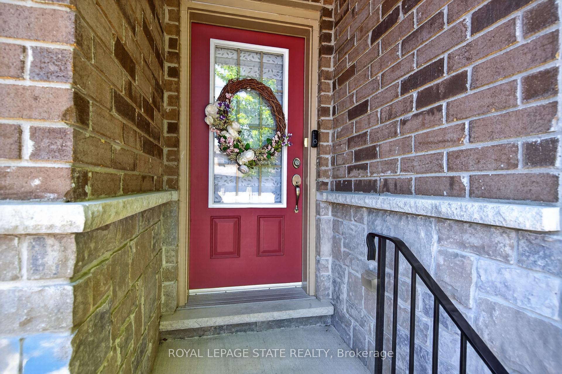 Photo 4 of 36 Banks Street, Brantford, Holmedale — HOMEH