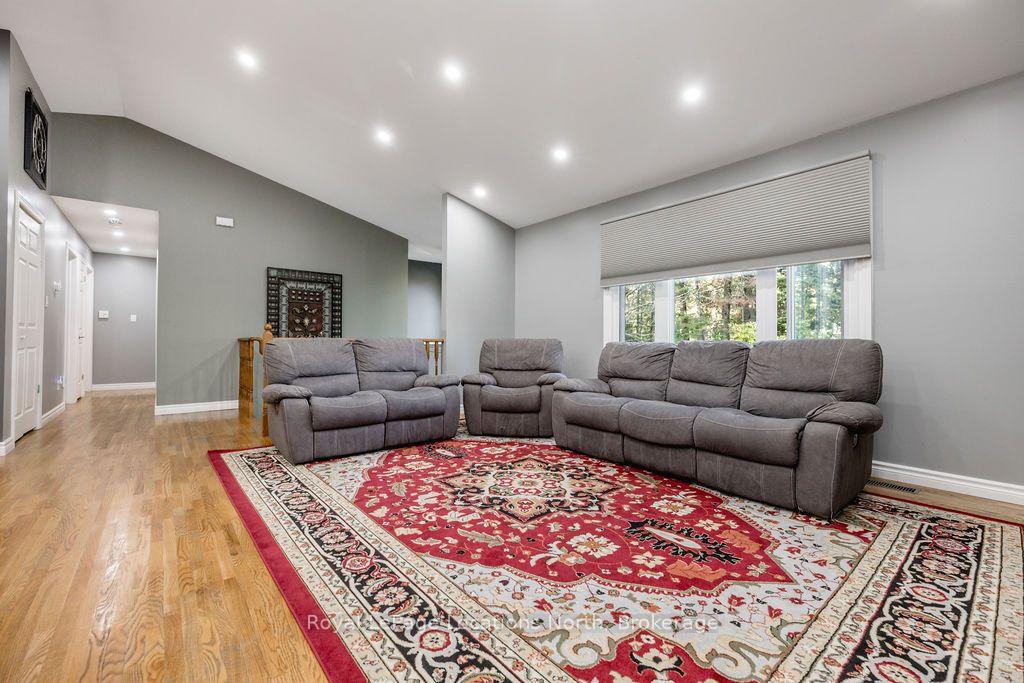 Photo 11 of 83 Crocus Drive, Wasaga Beach — HOMEH