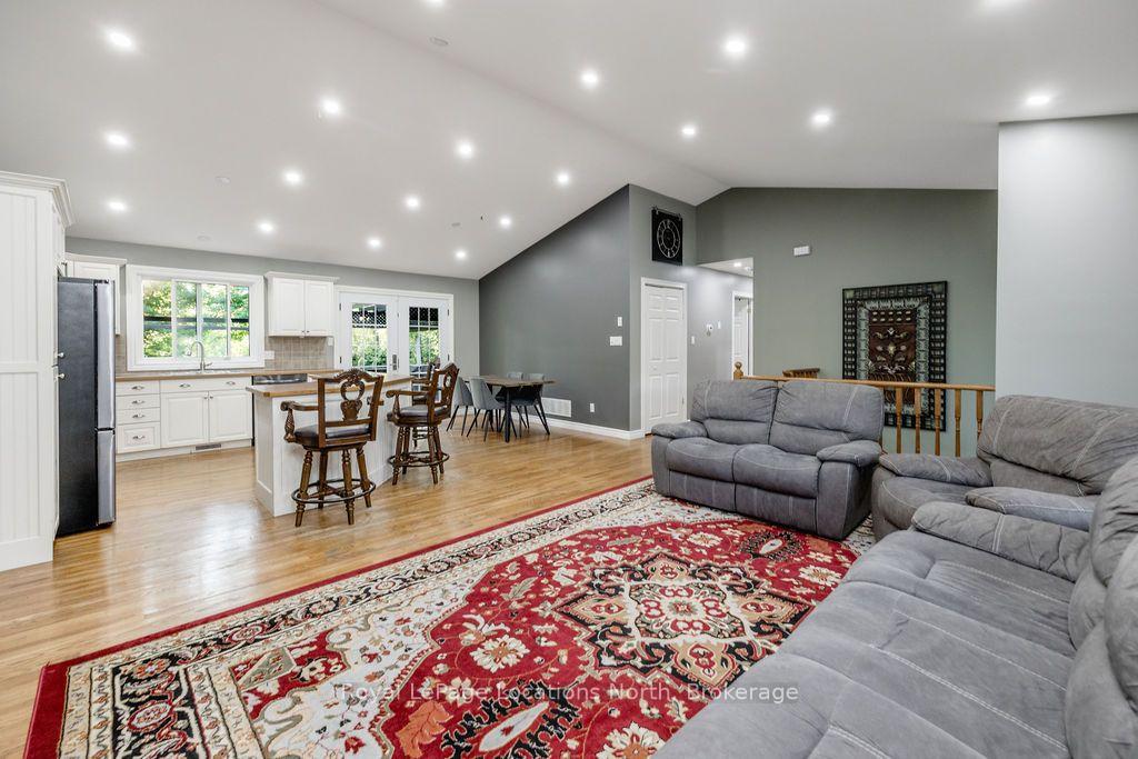 Photo 12 of 83 Crocus Drive, Wasaga Beach — HOMEH