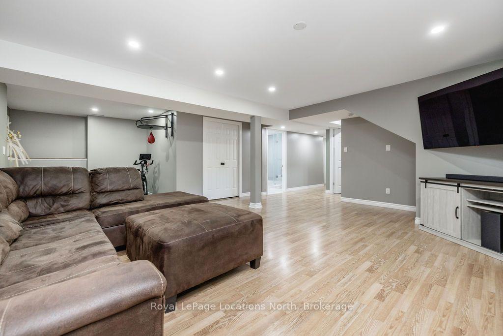 Photo 20 of 83 Crocus Drive, Wasaga Beach — HOMEH
