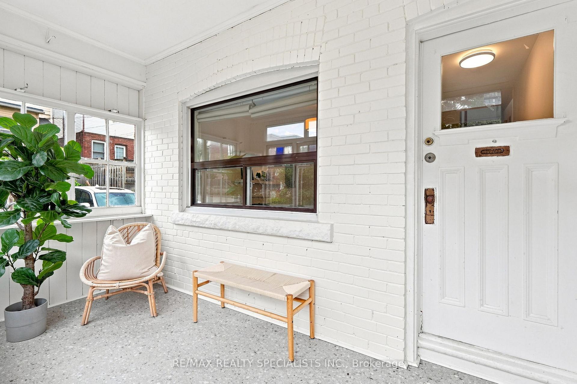 Photo 3 of 21 Mendel Avenue, Toronto, East End-Danforth — HOMEH