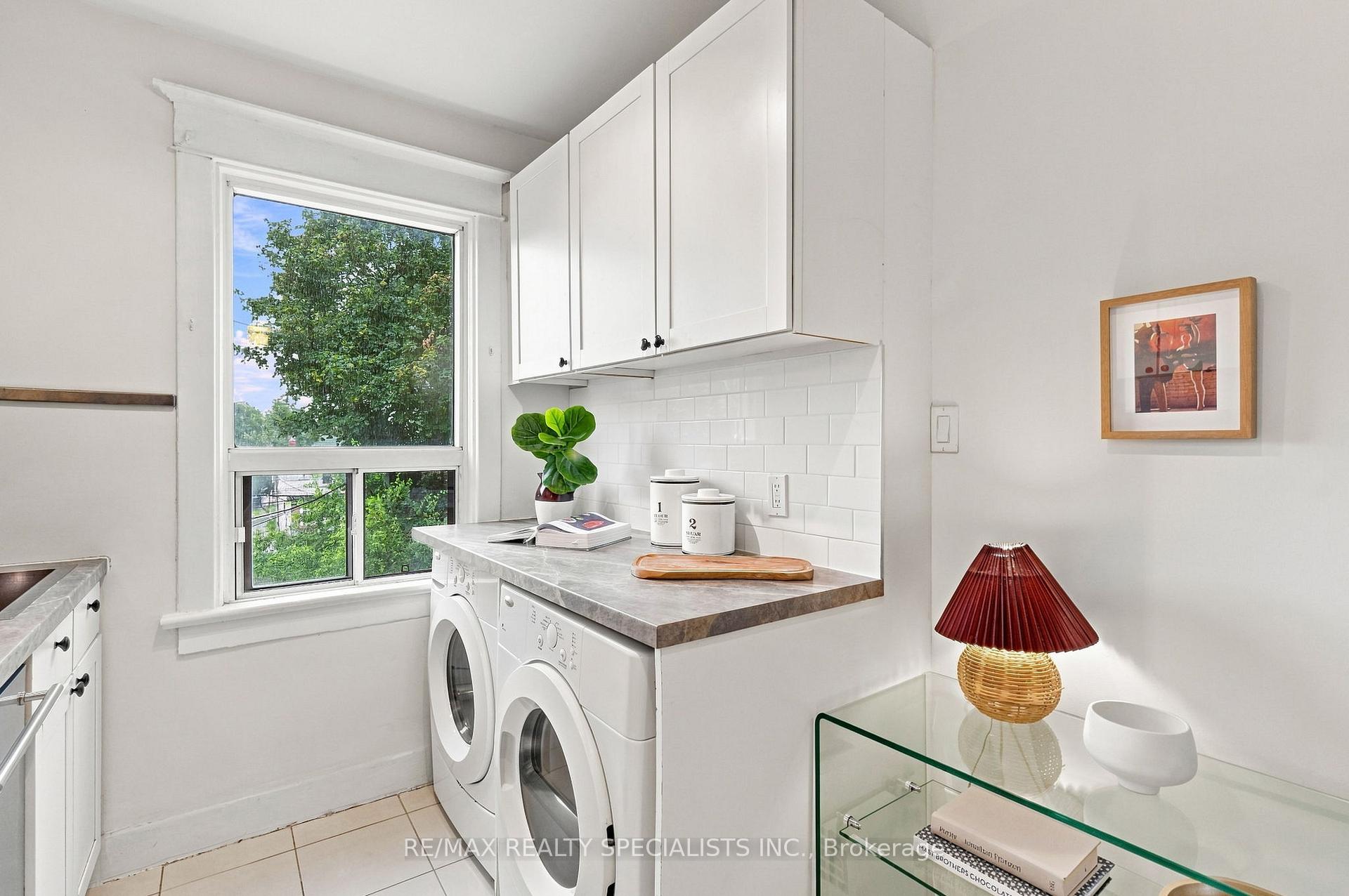 Photo 12 of 21 Mendel Avenue, Toronto, East End-Danforth — HOMEH