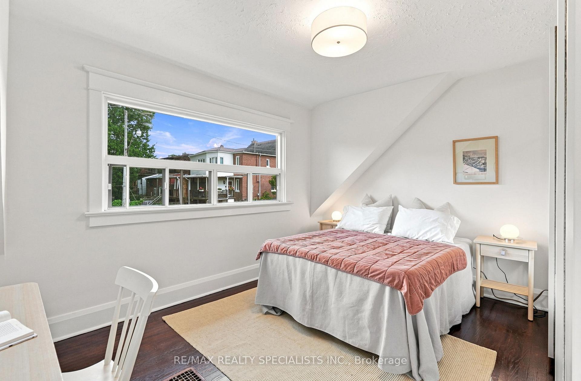 Photo 15 of 21 Mendel Avenue, Toronto, East End-Danforth — HOMEH