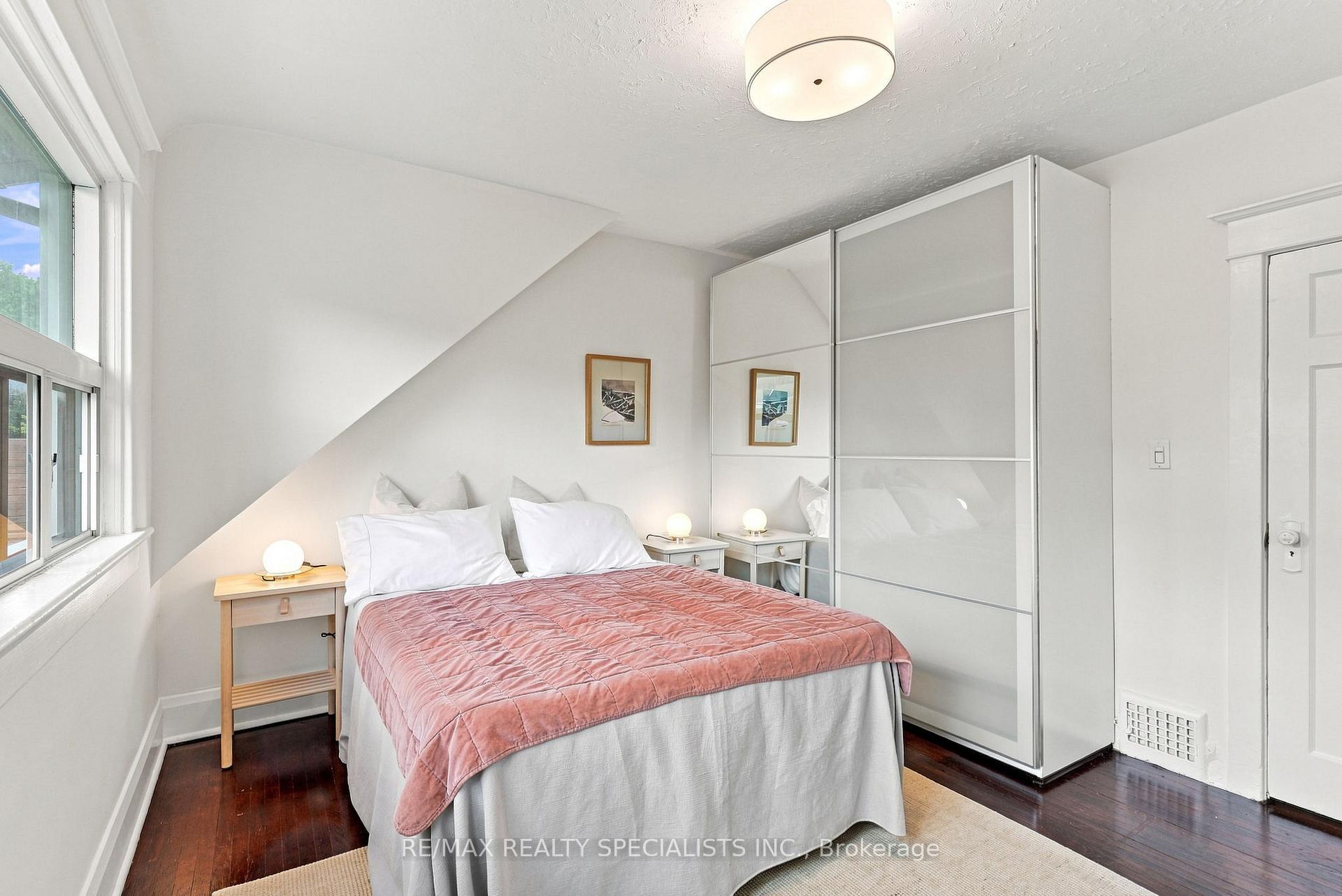 Photo 18 of 21 Mendel Avenue, Toronto, East End-Danforth — HOMEH