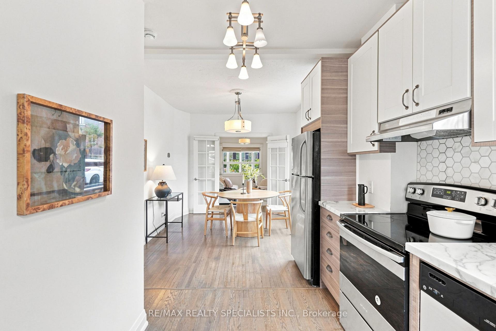 Photo 25 of 21 Mendel Avenue, Toronto, East End-Danforth — HOMEH