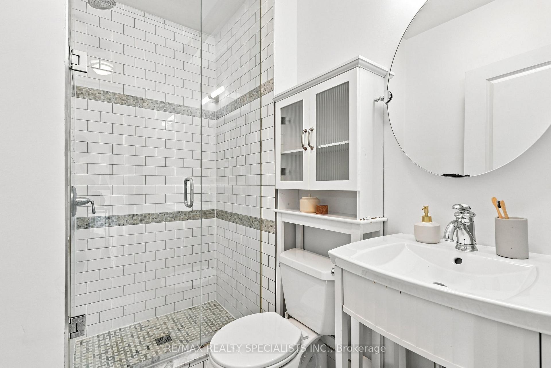 Photo 34 of 21 Mendel Avenue, Toronto, East End-Danforth — HOMEH