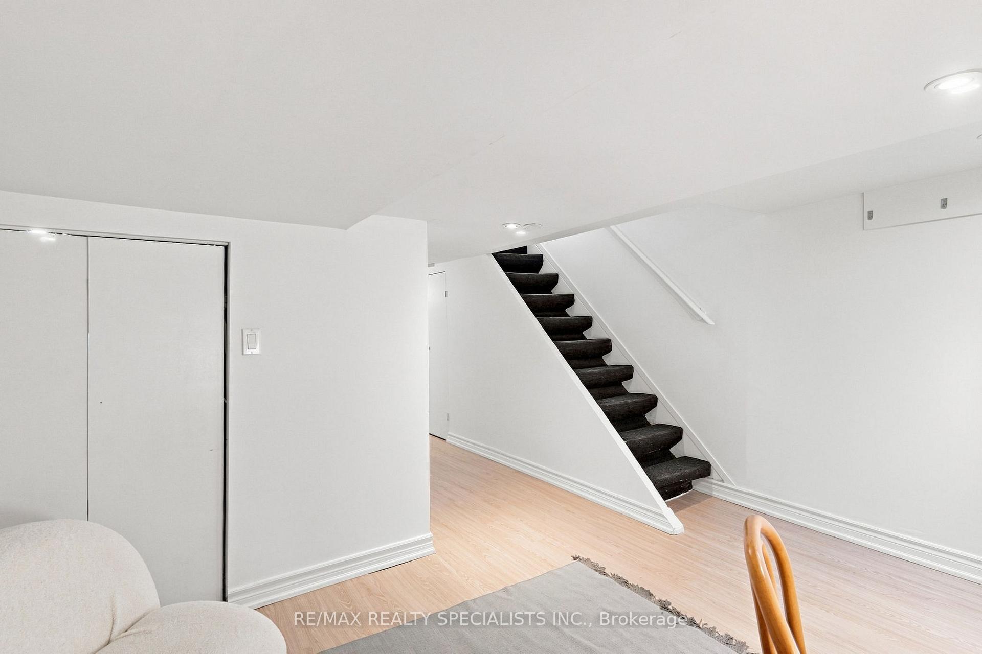 Photo 35 of 21 Mendel Avenue, Toronto, East End-Danforth — HOMEH