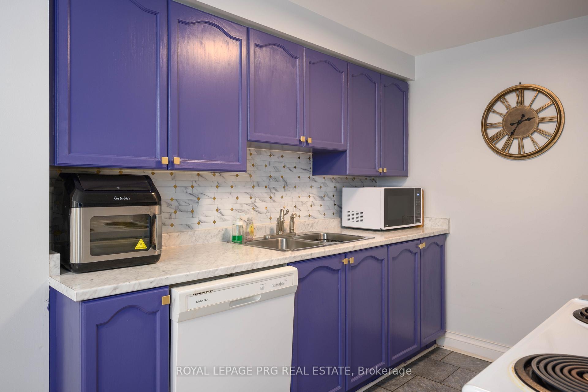 Photo 5 of 97 Nathan Crescent, Barrie, Painswick South — HOMEH