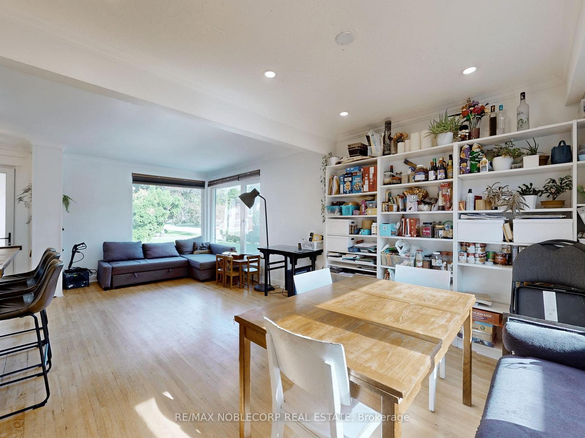 Photo 12 of 100 Rockport Crescent, Richmond Hill, Crosby — HOMEH