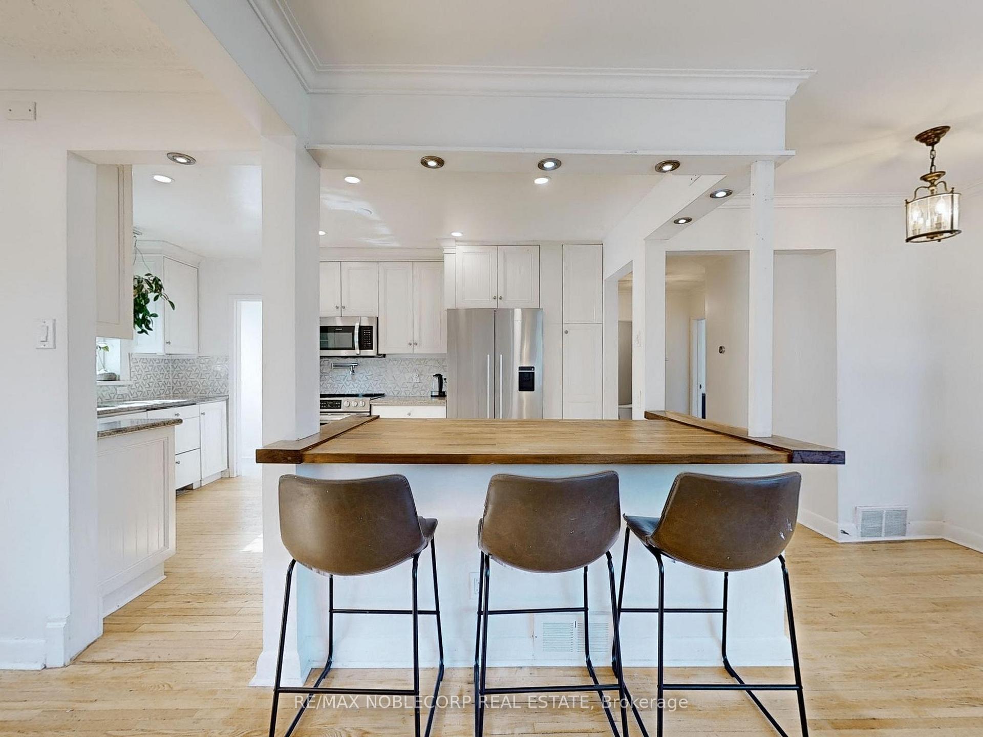 Photo 13 of 100 Rockport Crescent, Richmond Hill, Crosby — HOMEH