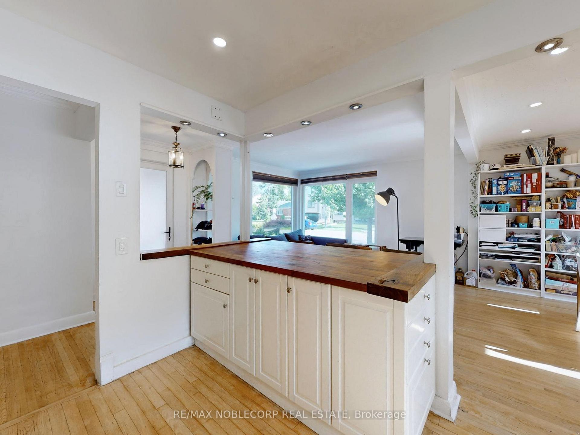 Photo 14 of 100 Rockport Crescent, Richmond Hill, Crosby — HOMEH