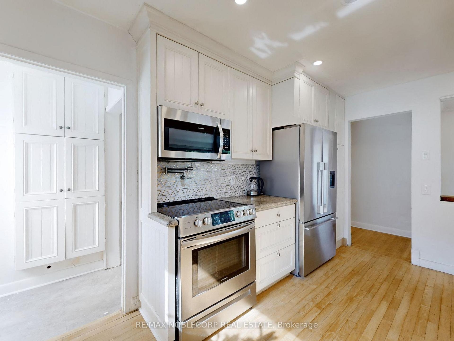Photo 16 of 100 Rockport Crescent, Richmond Hill, Crosby — HOMEH