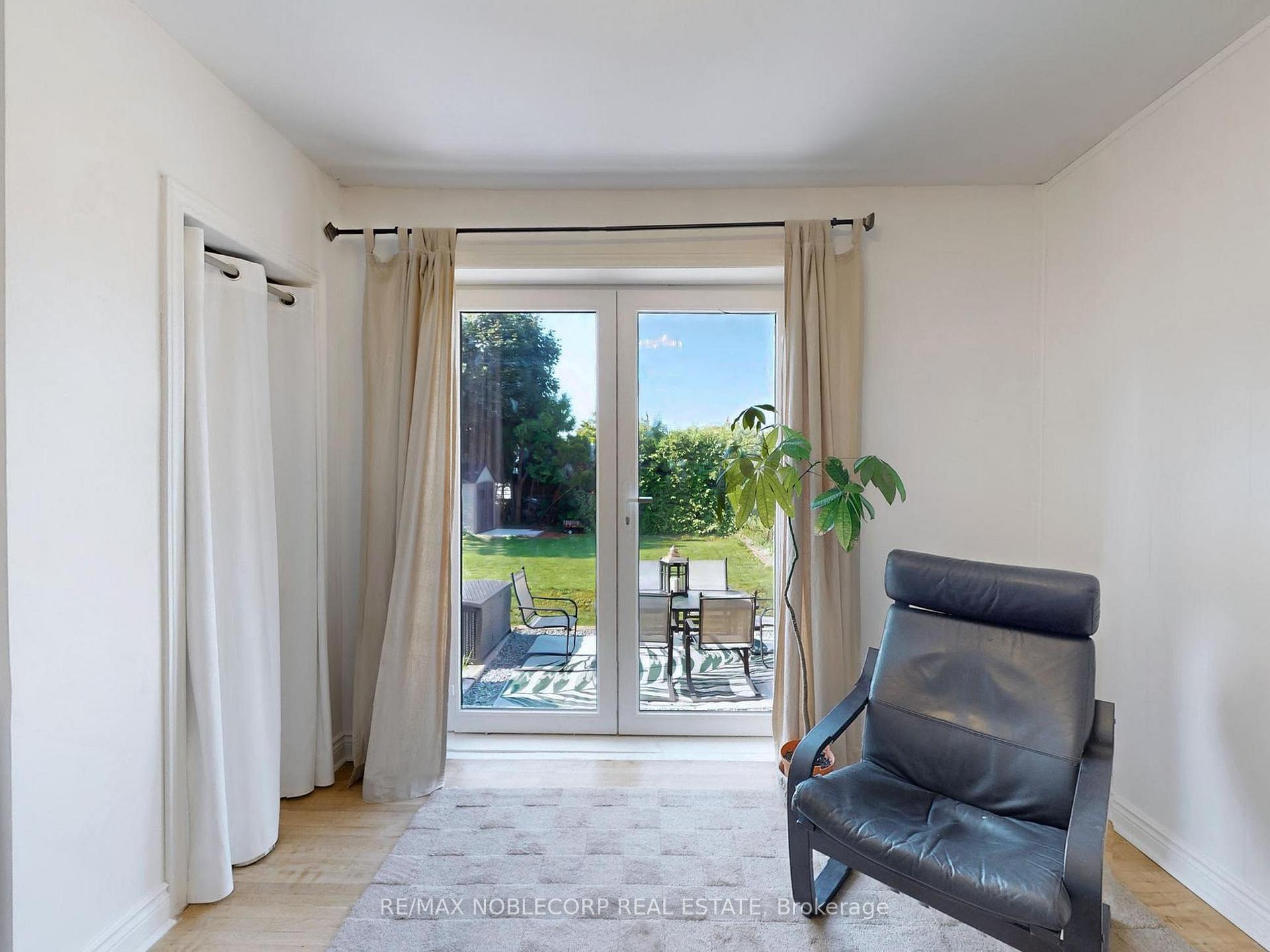 Photo 18 of 100 Rockport Crescent, Richmond Hill, Crosby — HOMEH