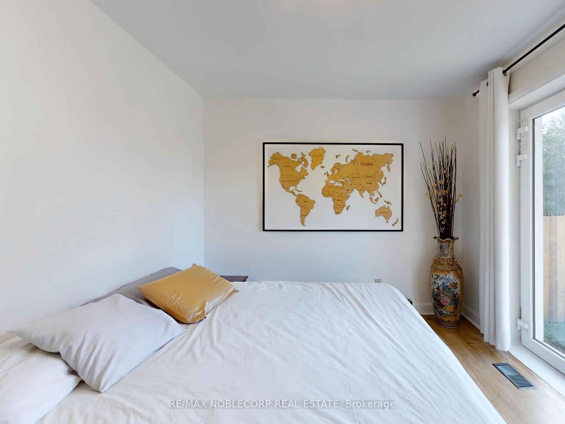 Photo 19 of 100 Rockport Crescent, Richmond Hill, Crosby — HOMEH