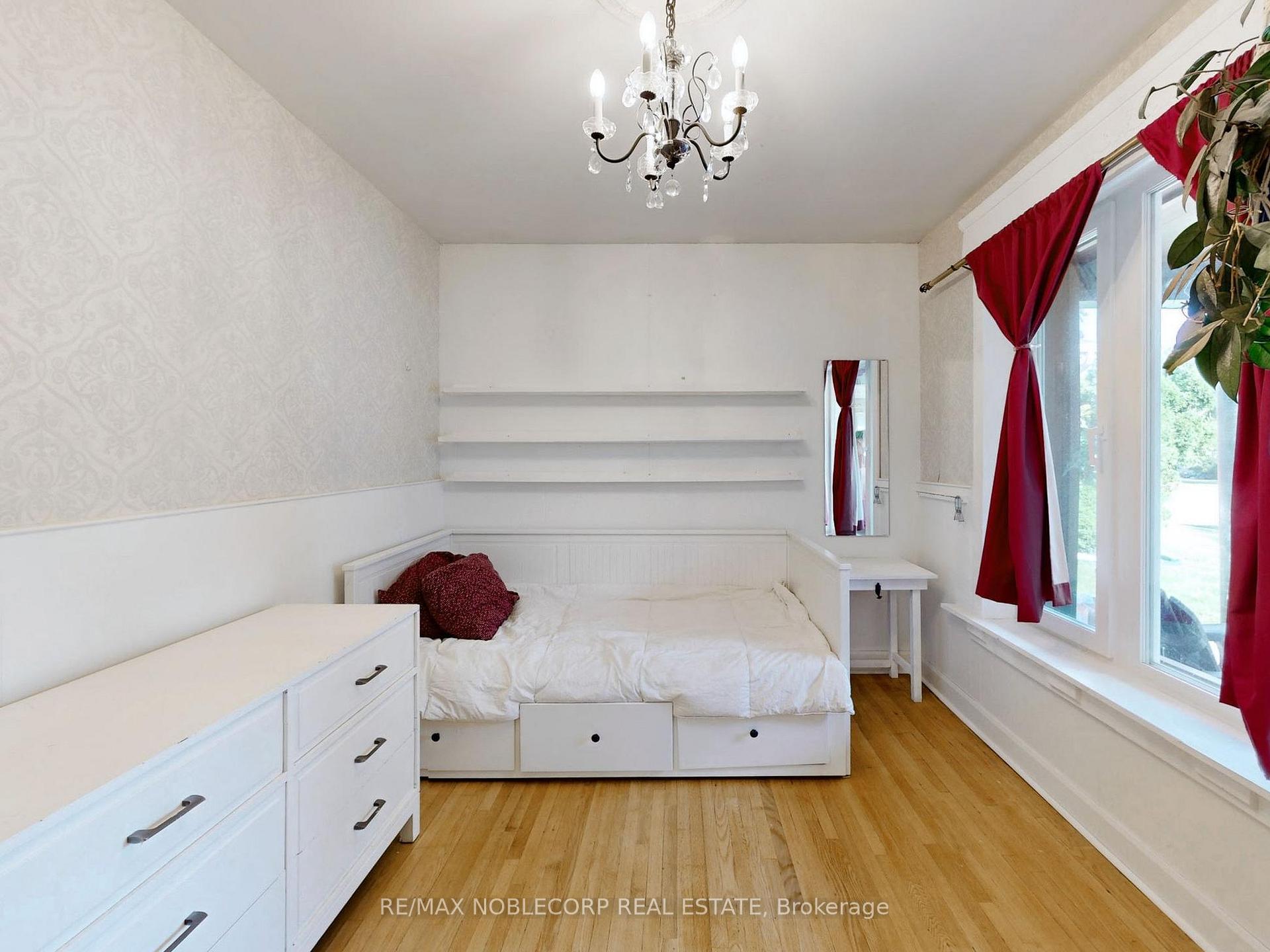 Photo 24 of 100 Rockport Crescent, Richmond Hill, Crosby — HOMEH
