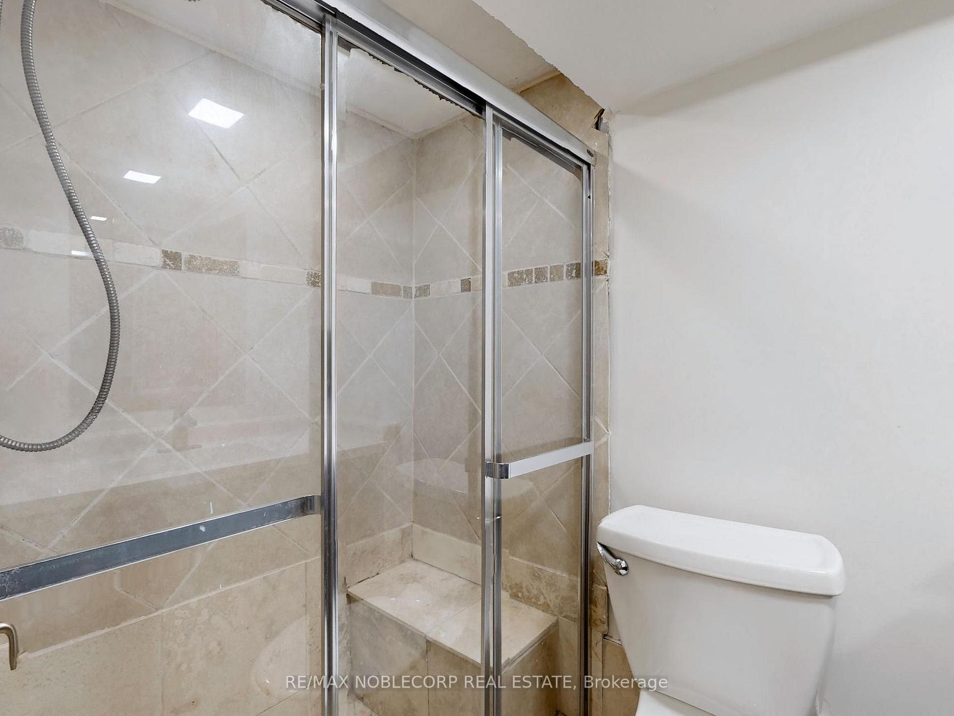 Photo 36 of 100 Rockport Crescent, Richmond Hill, Crosby — HOMEH