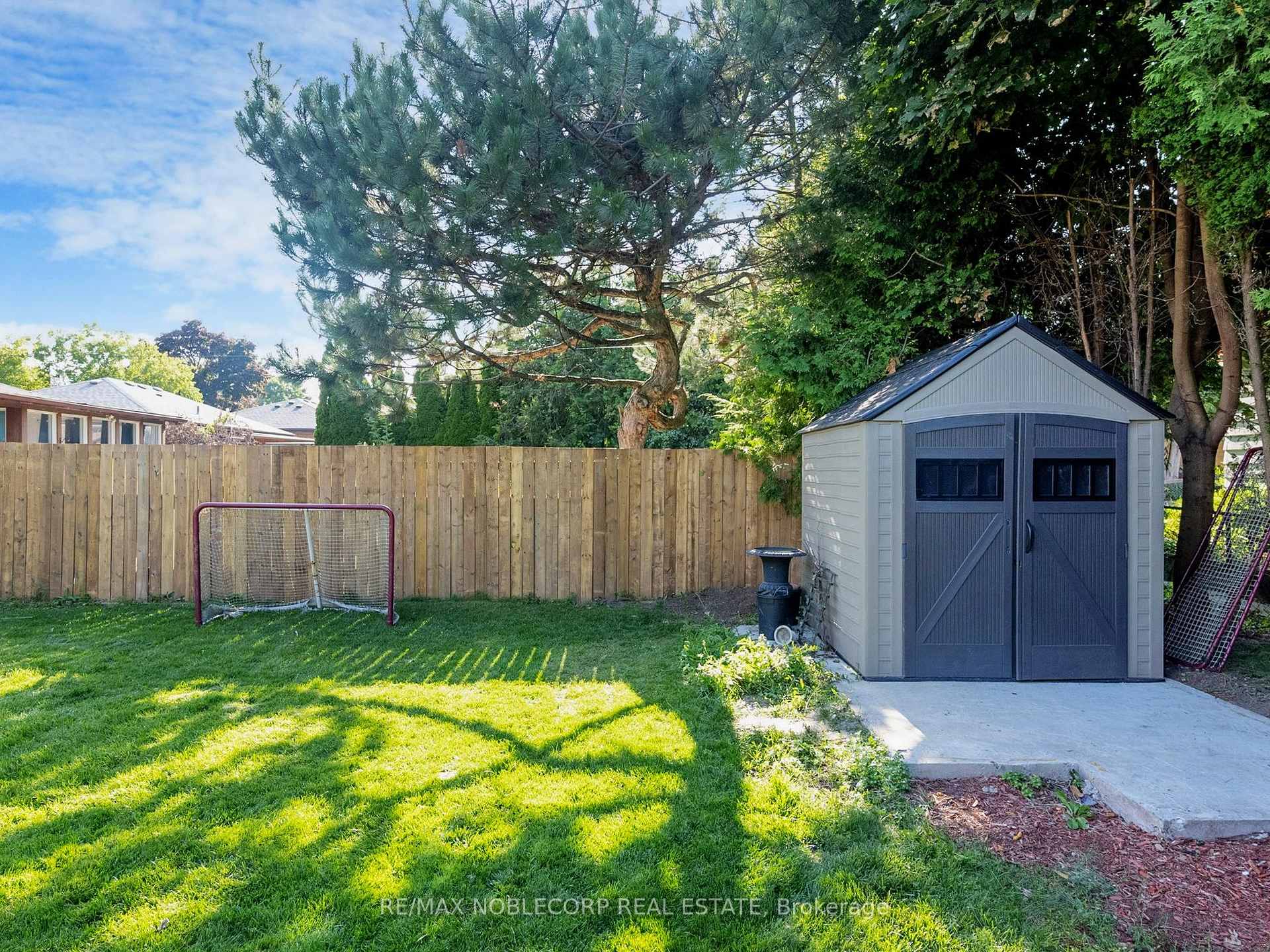 Photo 45 of 100 Rockport Crescent, Richmond Hill, Crosby — HOMEH