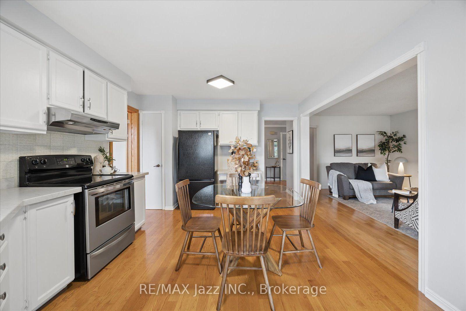 Photo 5 of 28 Jubilee Court, Whitby, Blue Grass Meadows — HOMEH