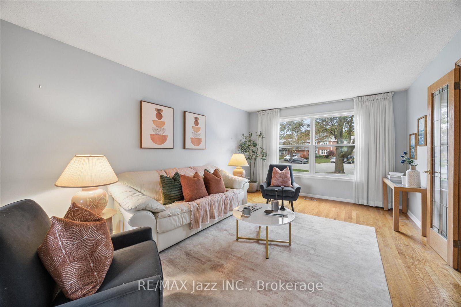 Photo 7 of 28 Jubilee Court, Whitby, Blue Grass Meadows — HOMEH