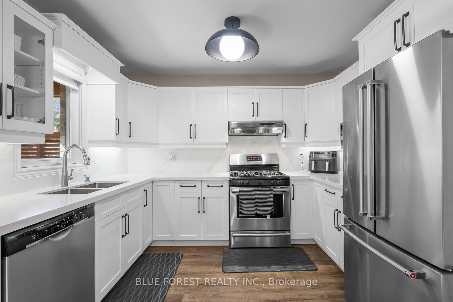 Photo 4 of 10 Symphony Court, Central Elgin, Lynhurst — HOMEH