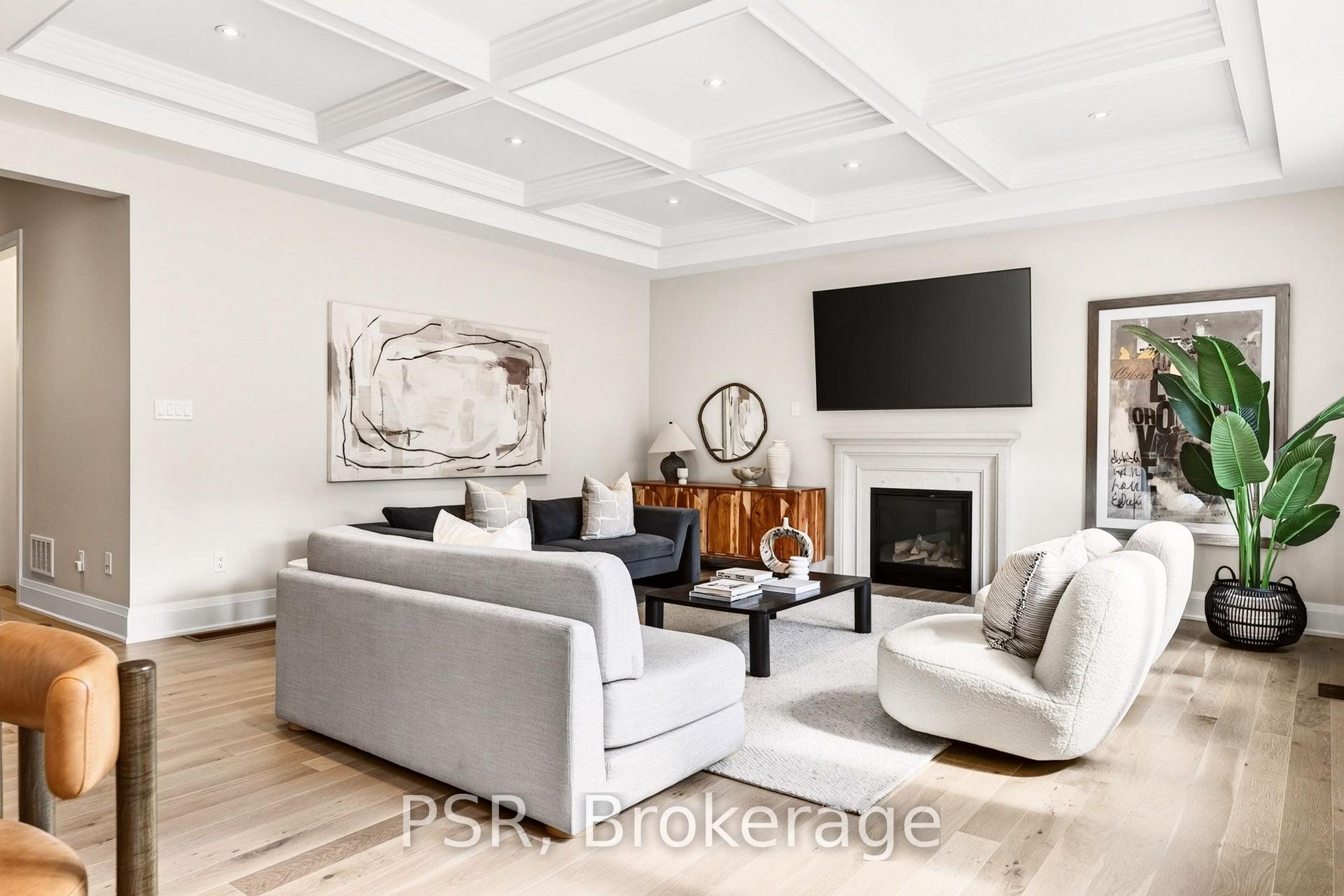 Photo 13 of 33 Pine Heights Drive, Vaughan, Vellore Village — HOMEH