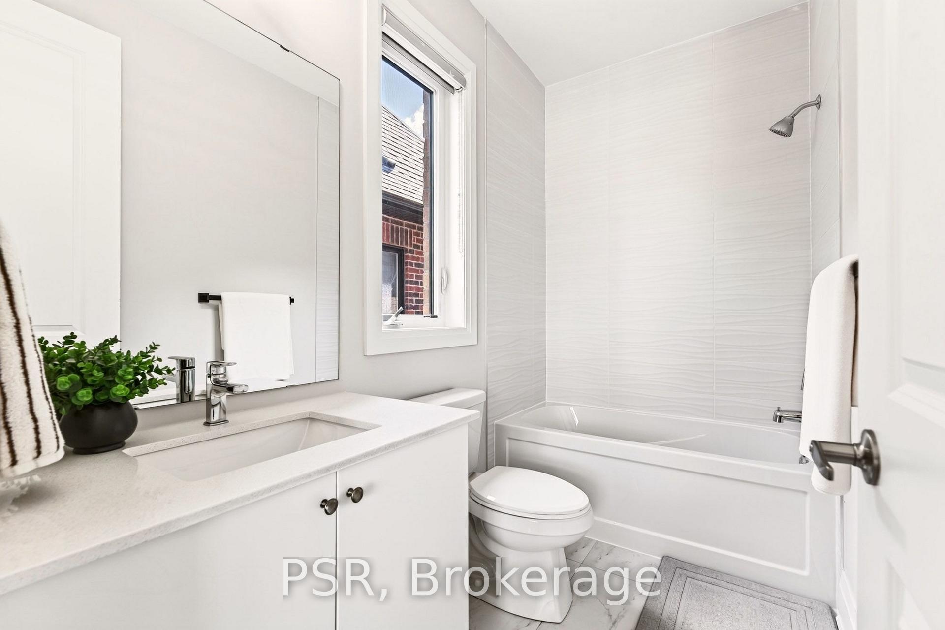 Photo 30 of 33 Pine Heights Drive, Vaughan, Vellore Village — HOMEH