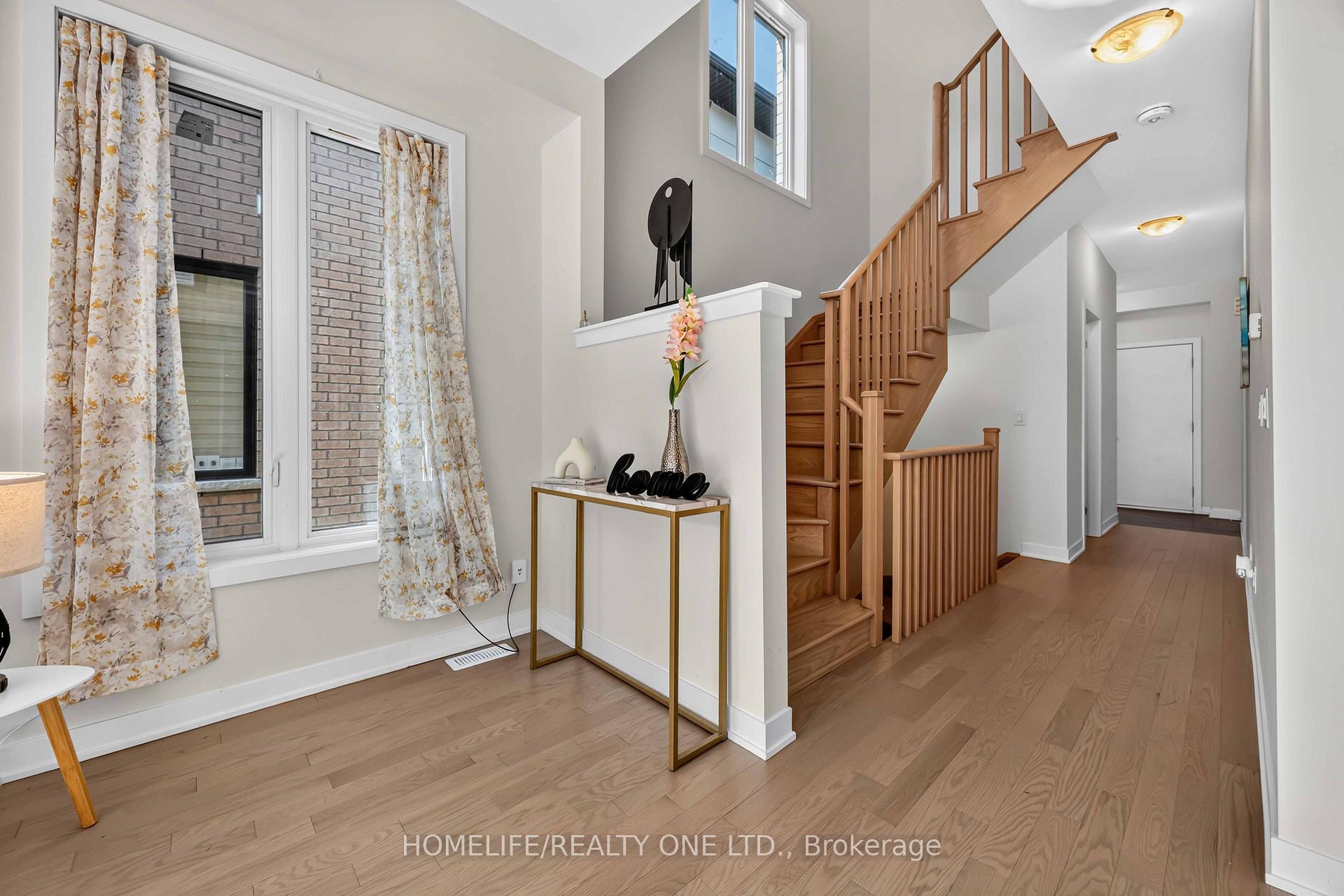 Photo 5 of 10 Harvey Bunker Crescent, Markham, Angus Glen — HOMEH