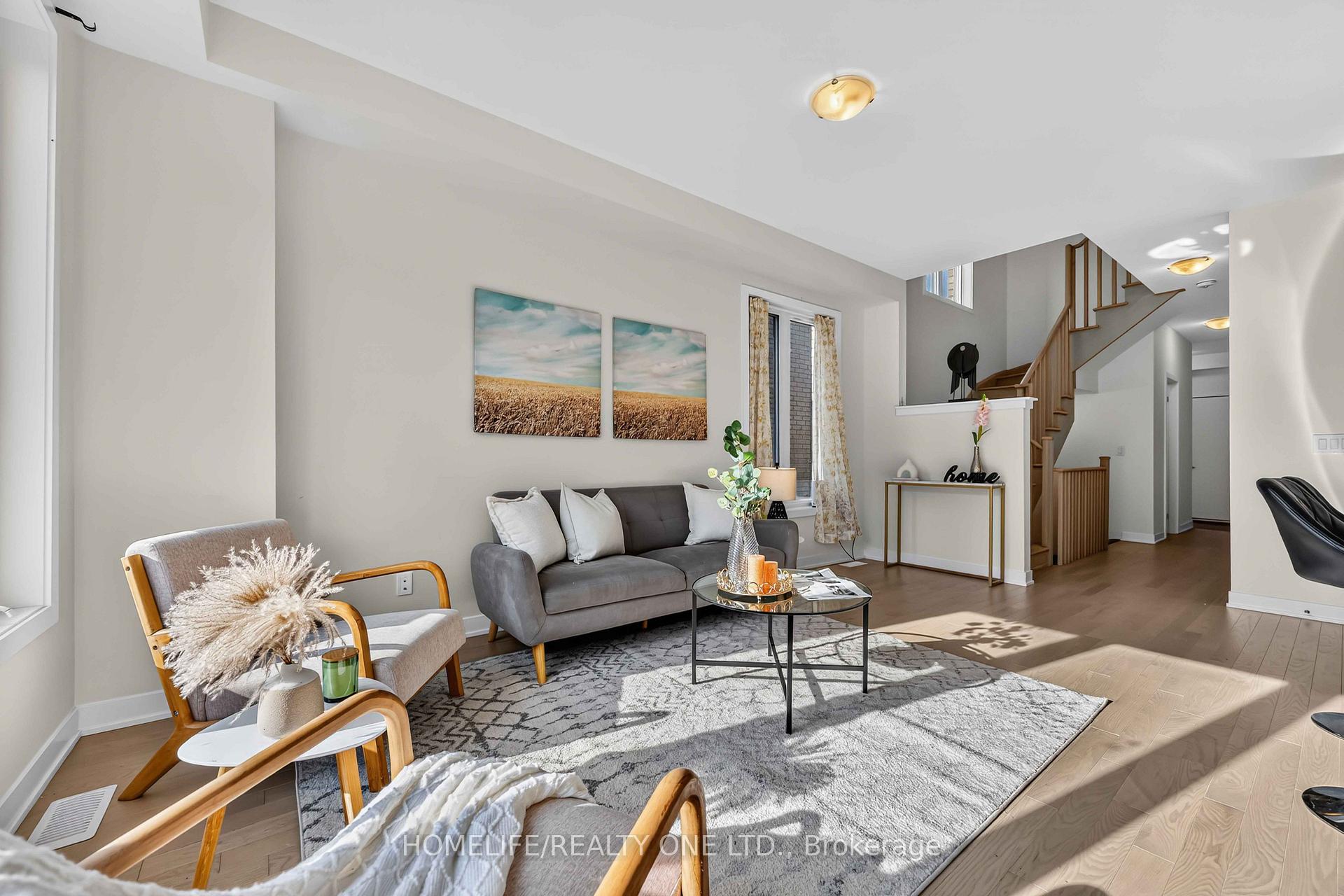 Photo 11 of 10 Harvey Bunker Crescent, Markham, Angus Glen — HOMEH