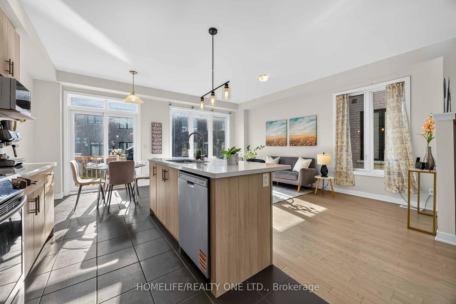 Photo 16 of 10 Harvey Bunker Crescent, Markham, Angus Glen — HOMEH