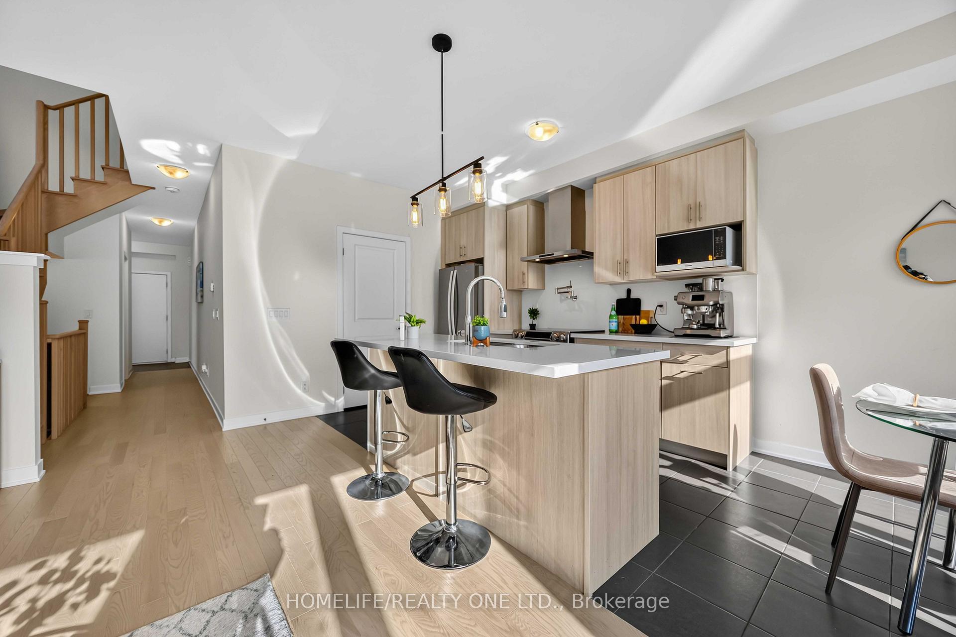 Photo 18 of 10 Harvey Bunker Crescent, Markham, Angus Glen — HOMEH