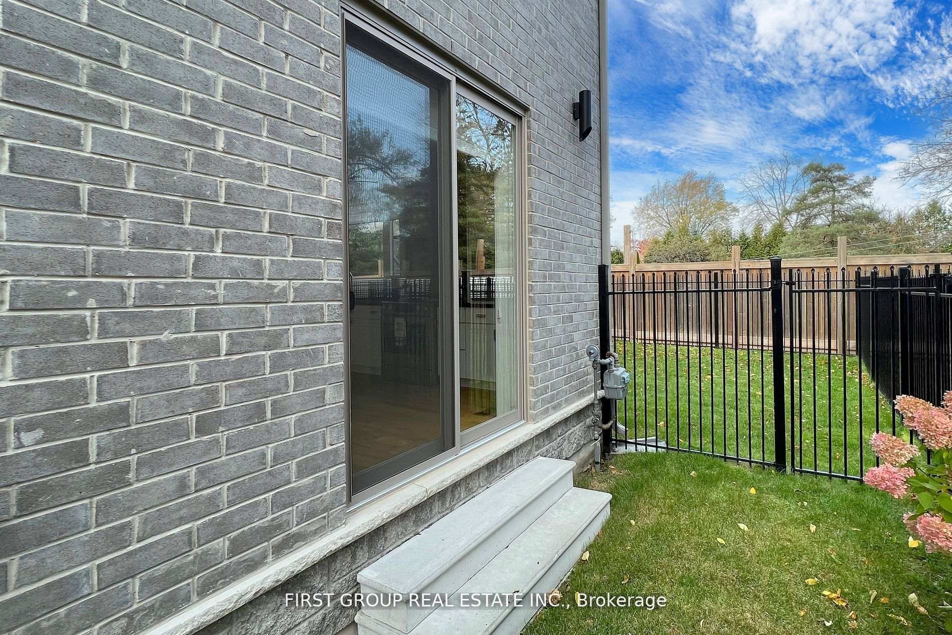 Photo 32 of 858 Strouds Lane, Pickering, Dunbarton — HOMEH