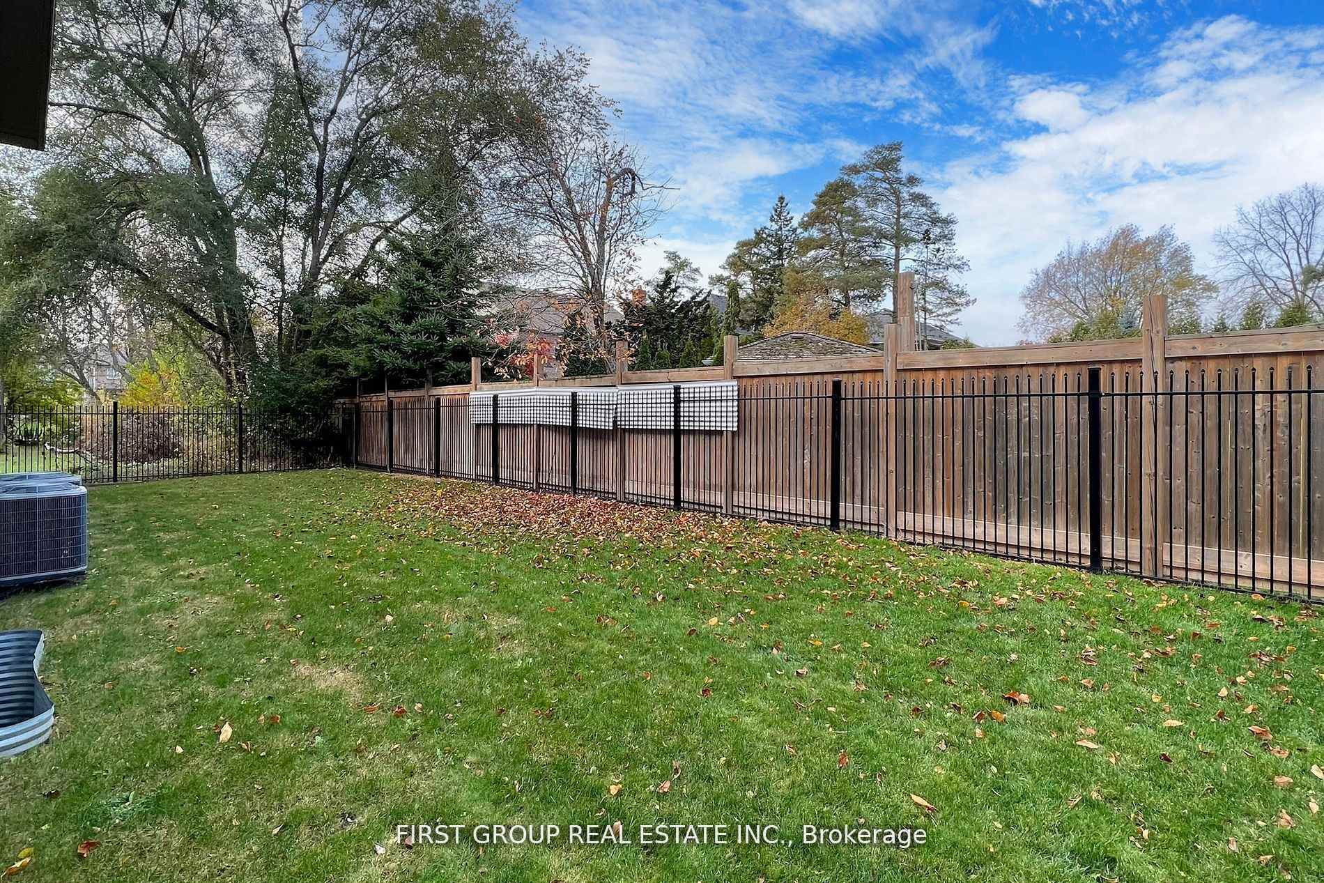 Photo 33 of 858 Strouds Lane, Pickering, Dunbarton — HOMEH