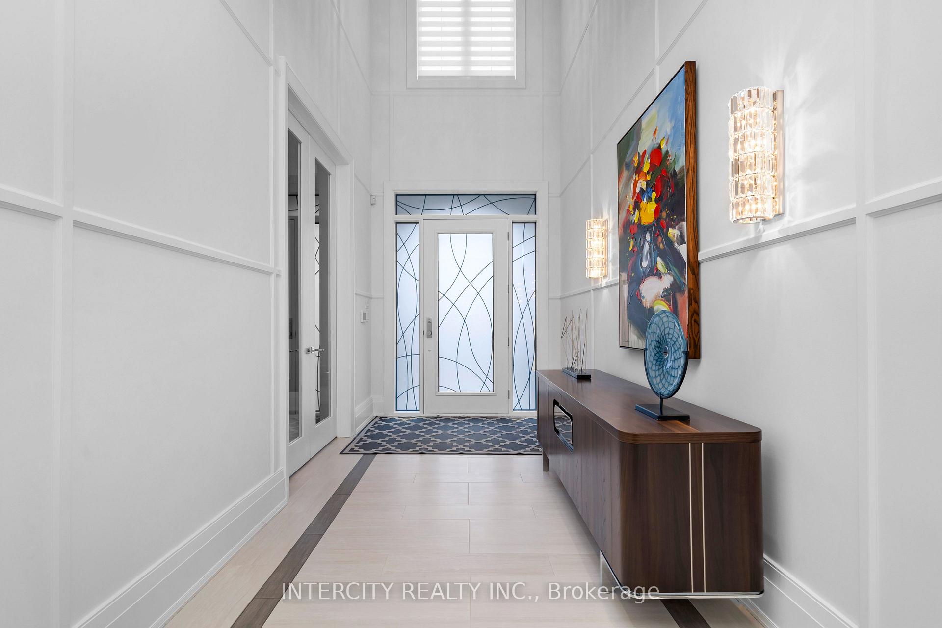 Photo 2 of 34 Rosebud Court, Vaughan, Kleinburg — HOMEH