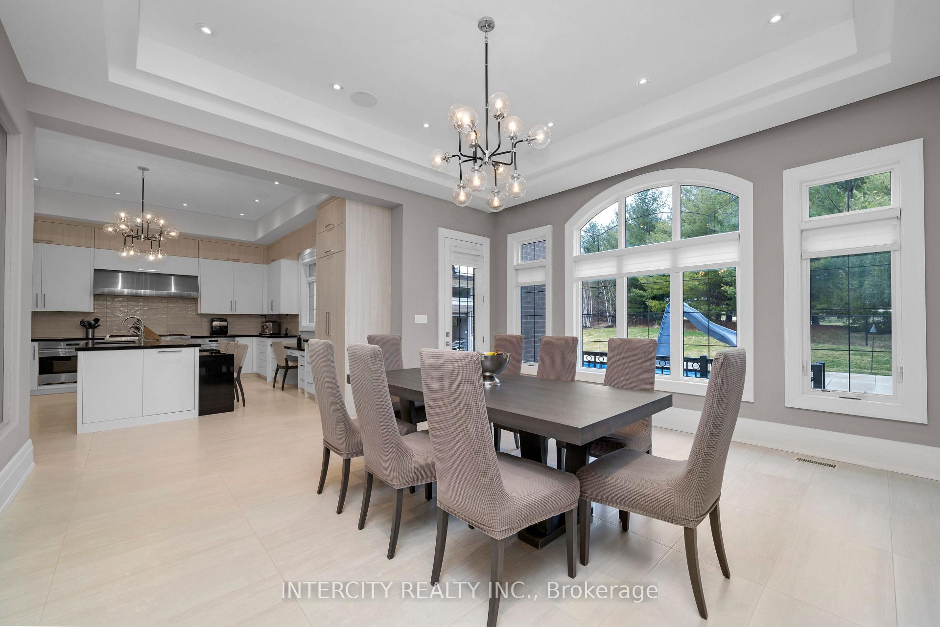 Photo 7 of 34 Rosebud Court, Vaughan, Kleinburg — HOMEH