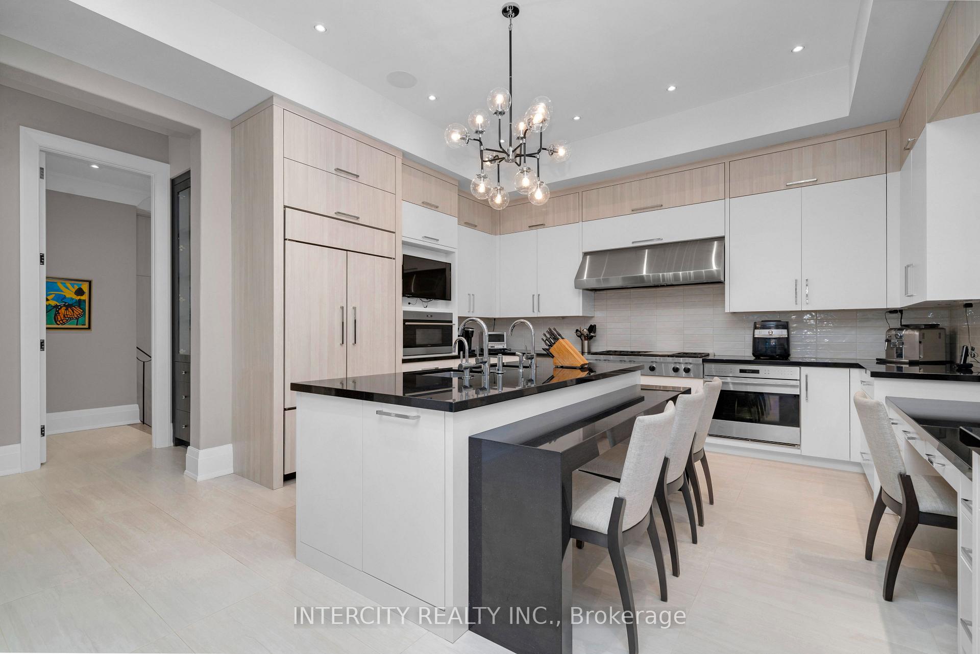 Photo 8 of 34 Rosebud Court, Vaughan, Kleinburg — HOMEH