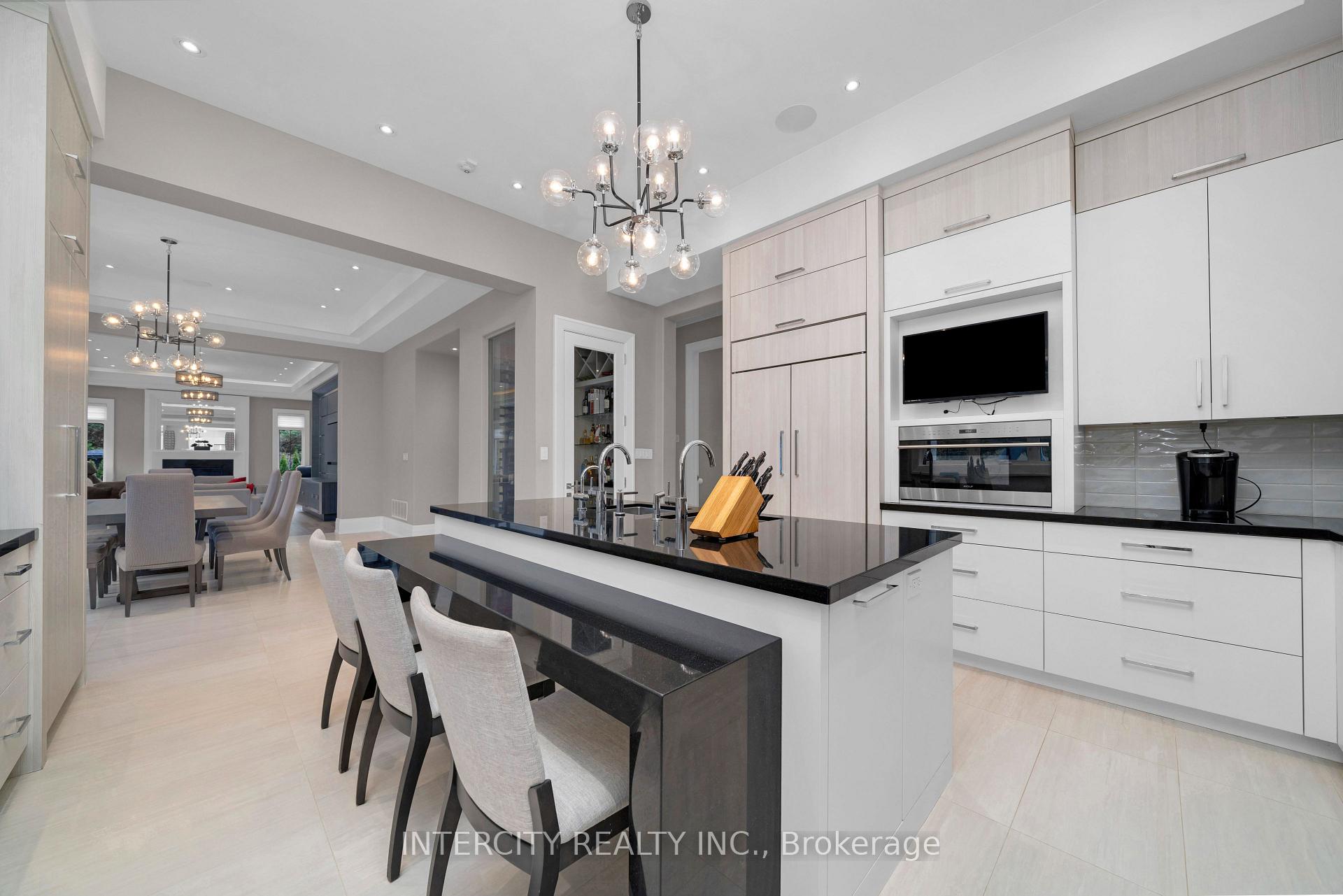 Photo 9 of 34 Rosebud Court, Vaughan, Kleinburg — HOMEH