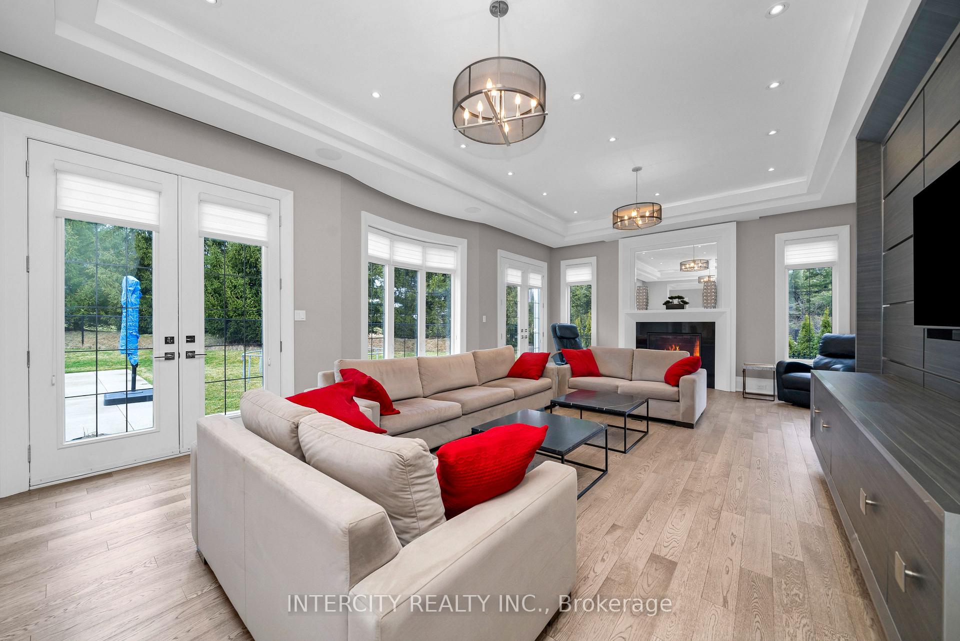 Photo 12 of 34 Rosebud Court, Vaughan, Kleinburg — HOMEH