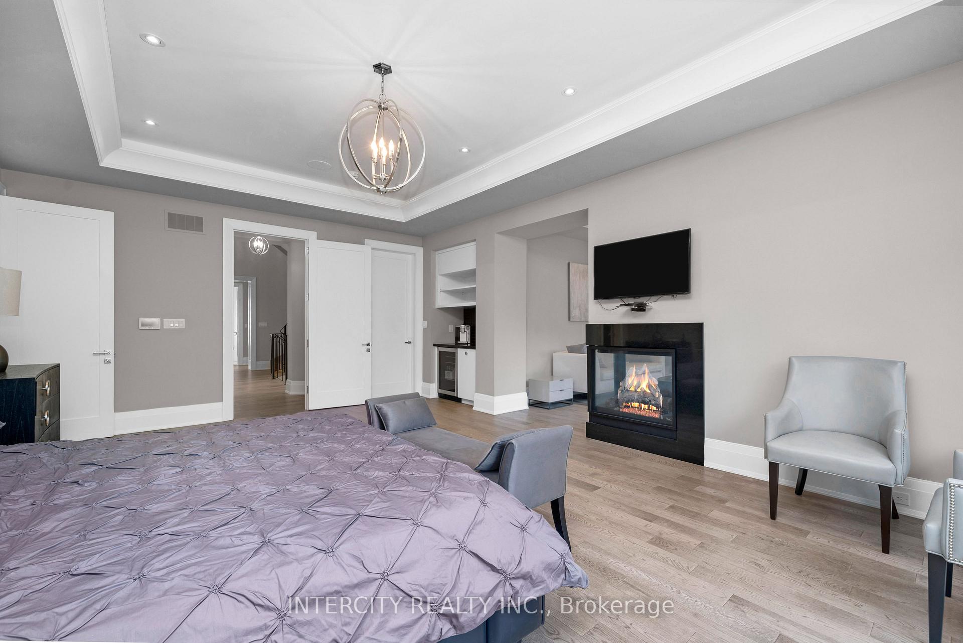 Photo 18 of 34 Rosebud Court, Vaughan, Kleinburg — HOMEH