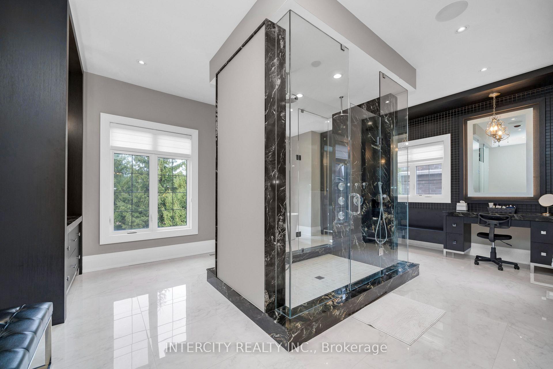 Photo 21 of 34 Rosebud Court, Vaughan, Kleinburg — HOMEH