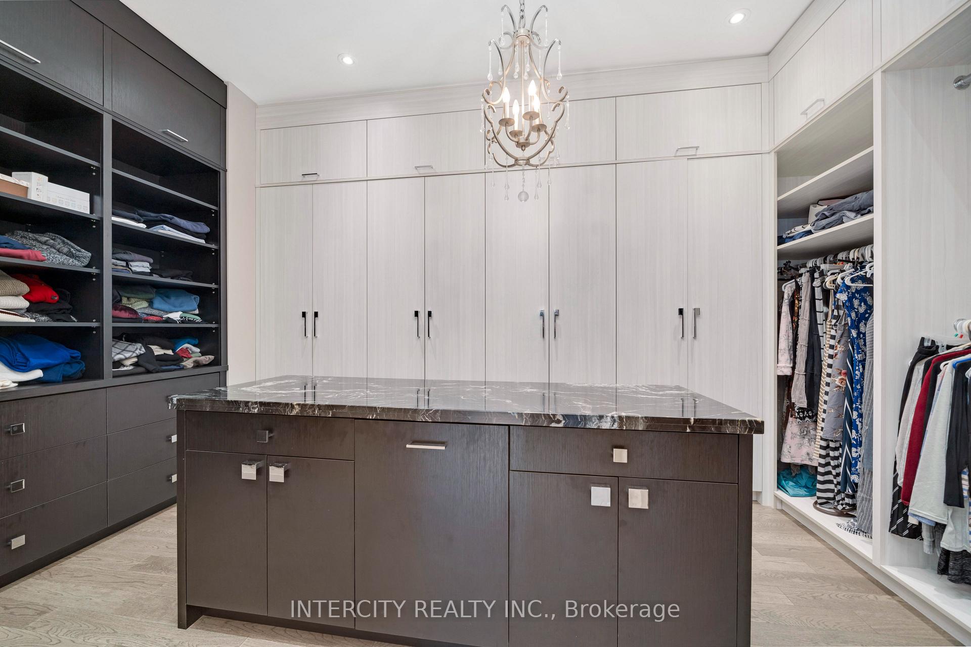 Photo 23 of 34 Rosebud Court, Vaughan, Kleinburg — HOMEH