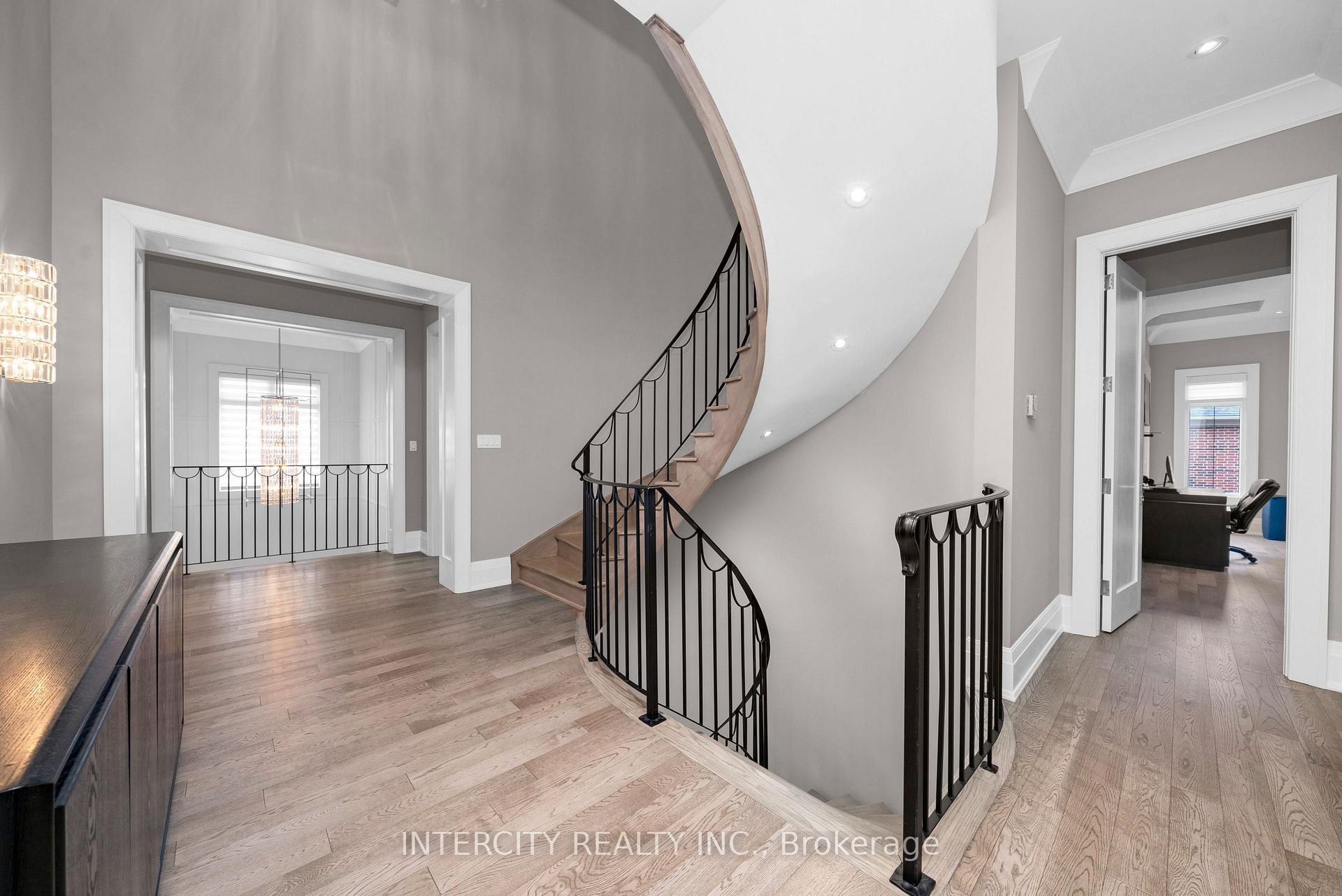Photo 24 of 34 Rosebud Court, Vaughan, Kleinburg — HOMEH