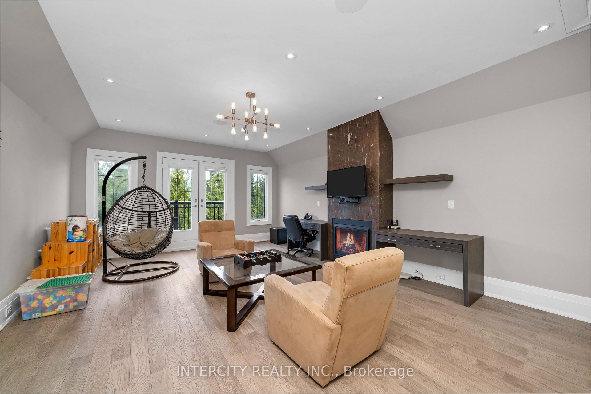 Photo 31 of 34 Rosebud Court, Vaughan, Kleinburg — HOMEH