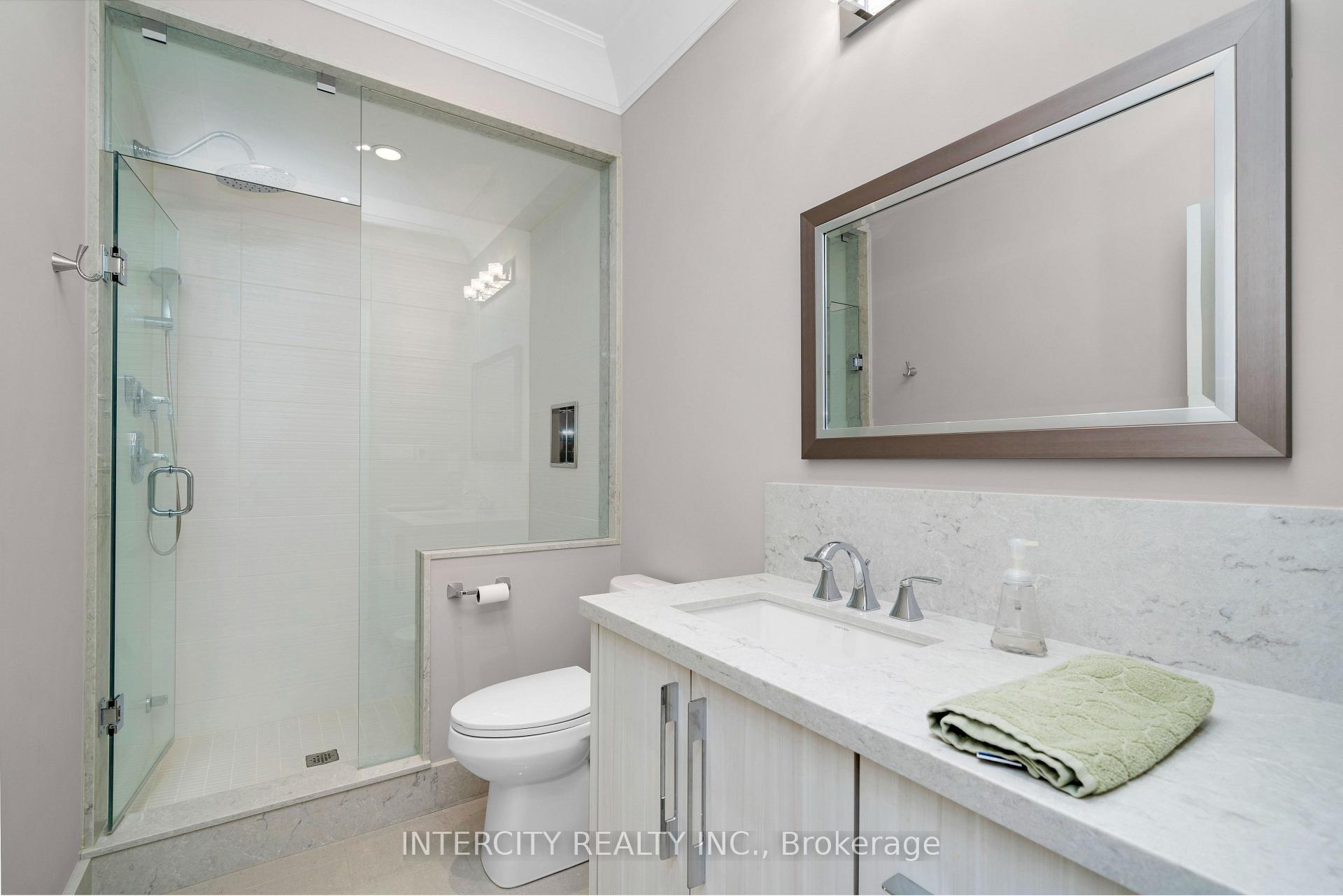 Photo 32 of 34 Rosebud Court, Vaughan, Kleinburg — HOMEH