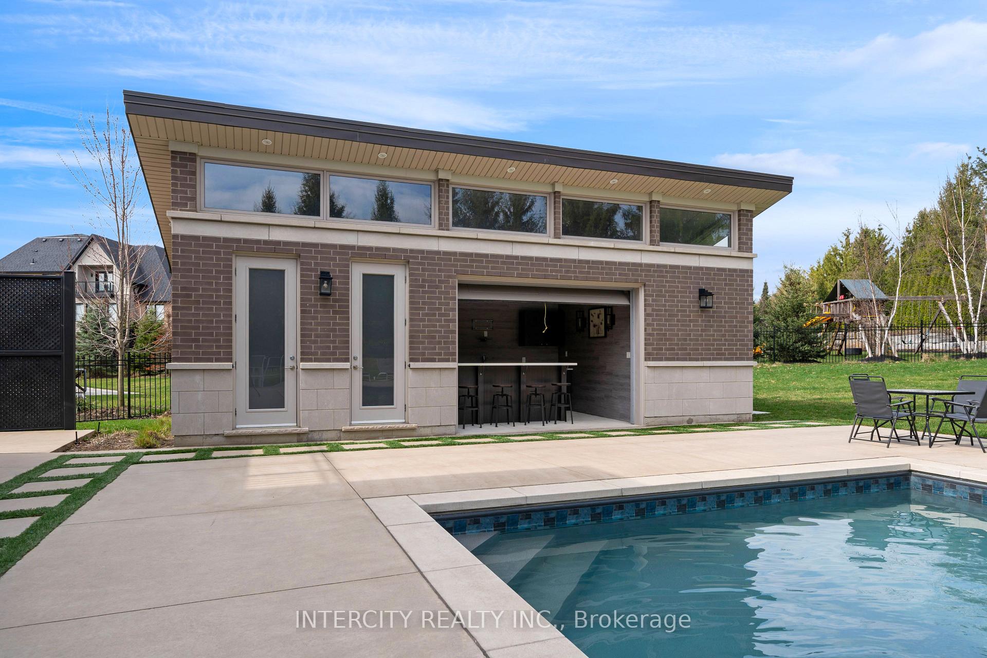 Photo 43 of 34 Rosebud Court, Vaughan, Kleinburg — HOMEH