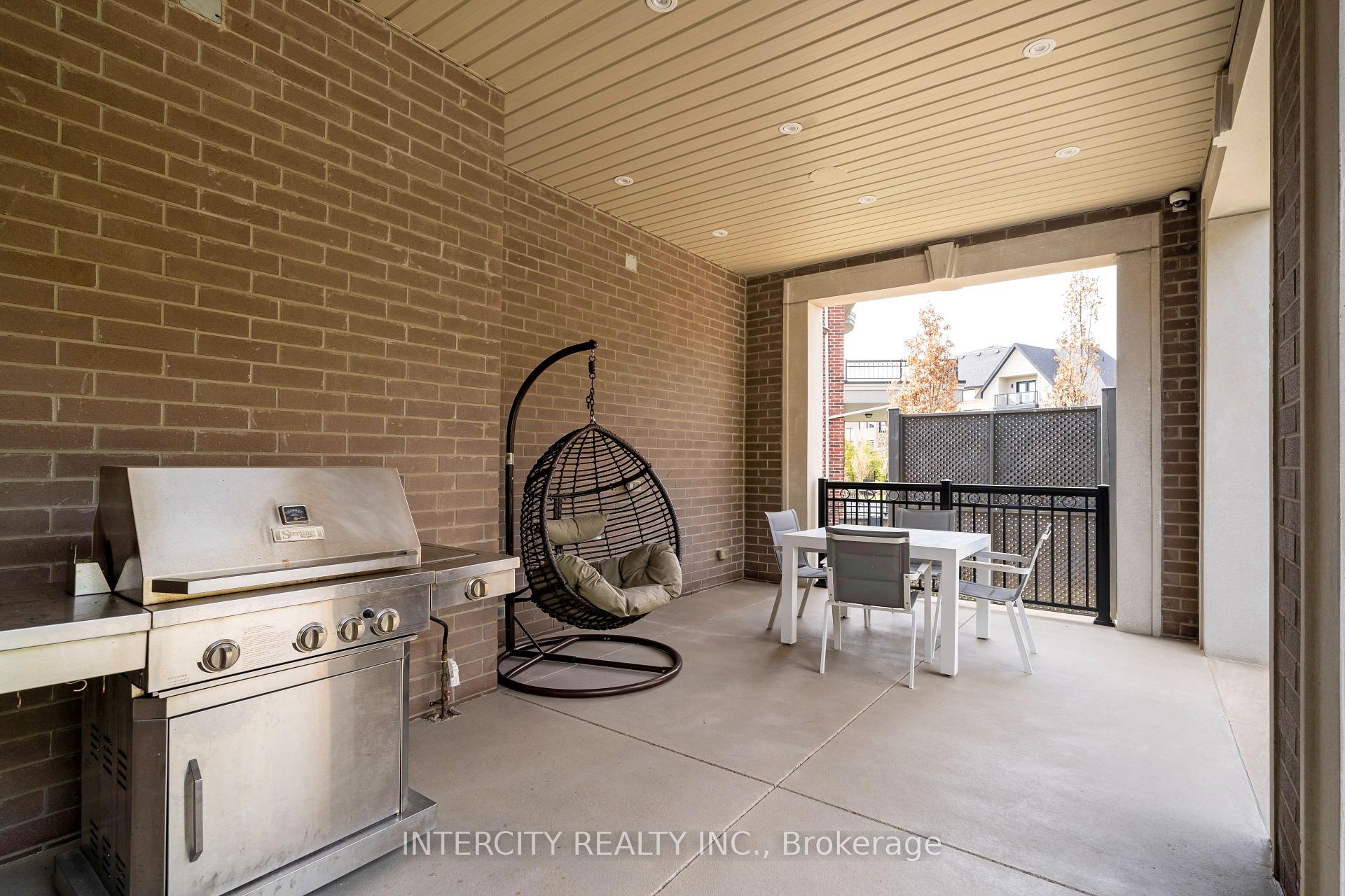 Photo 45 of 34 Rosebud Court, Vaughan, Kleinburg — HOMEH