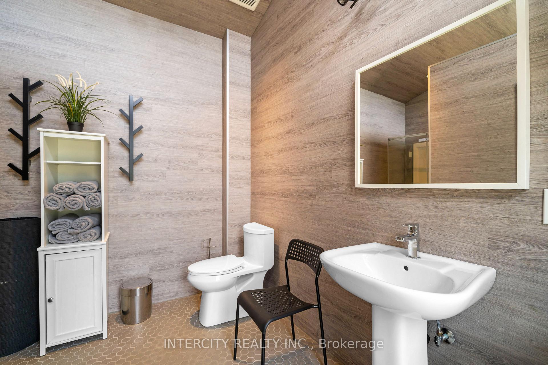 Photo 48 of 34 Rosebud Court, Vaughan, Kleinburg — HOMEH